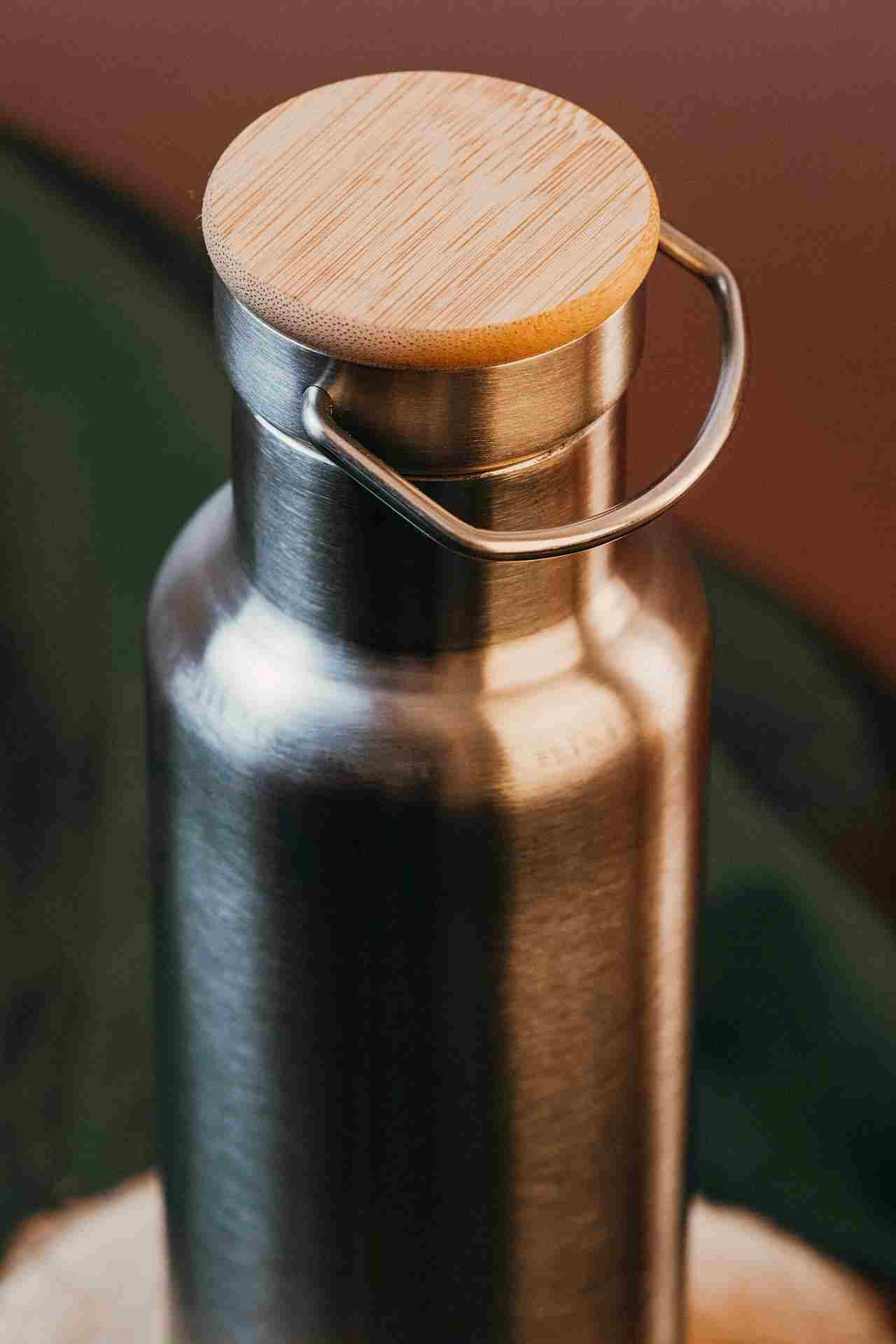 Edelstahl Trinkflasche mit Bambusdeckel
