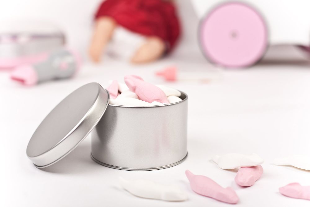 Runde Blechdose für kleine Geschenke